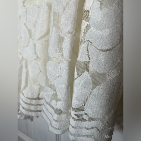 NWOT torrid Ivory Floral Lace Short Pleated w Pockets size 2X (18-20) - Picture 7 of 8